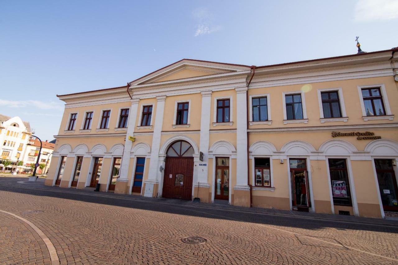 Heart Of City Apartament Oradea Exterior photo