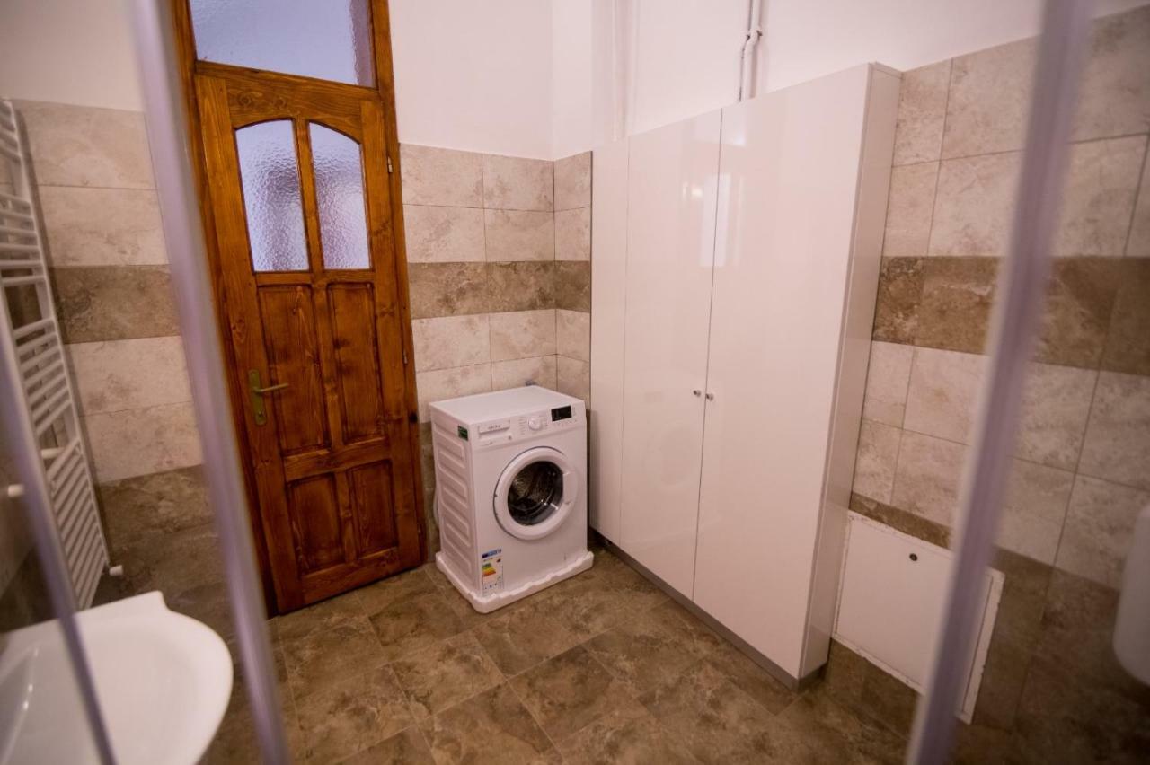 Heart Of City Apartament Oradea Exterior photo