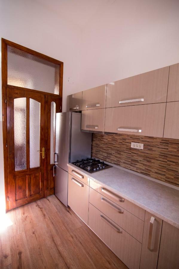 Heart Of City Apartament Oradea Exterior photo
