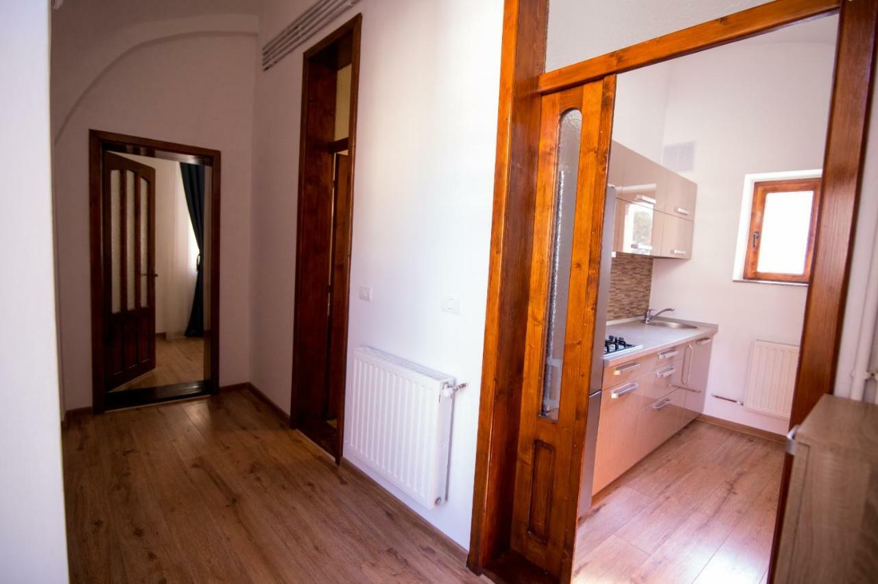 Heart Of City Apartament Oradea Exterior photo