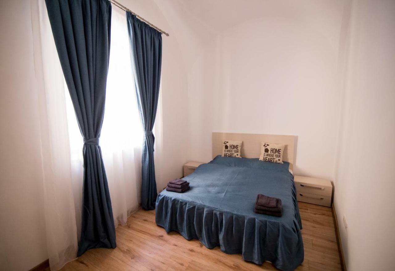 Heart Of City Apartament Oradea Exterior photo